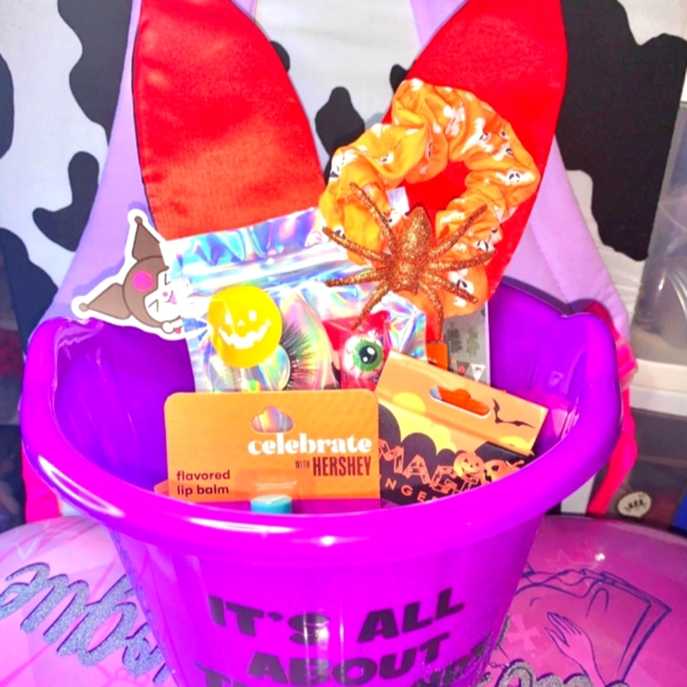Halloween lip gloss bundle
